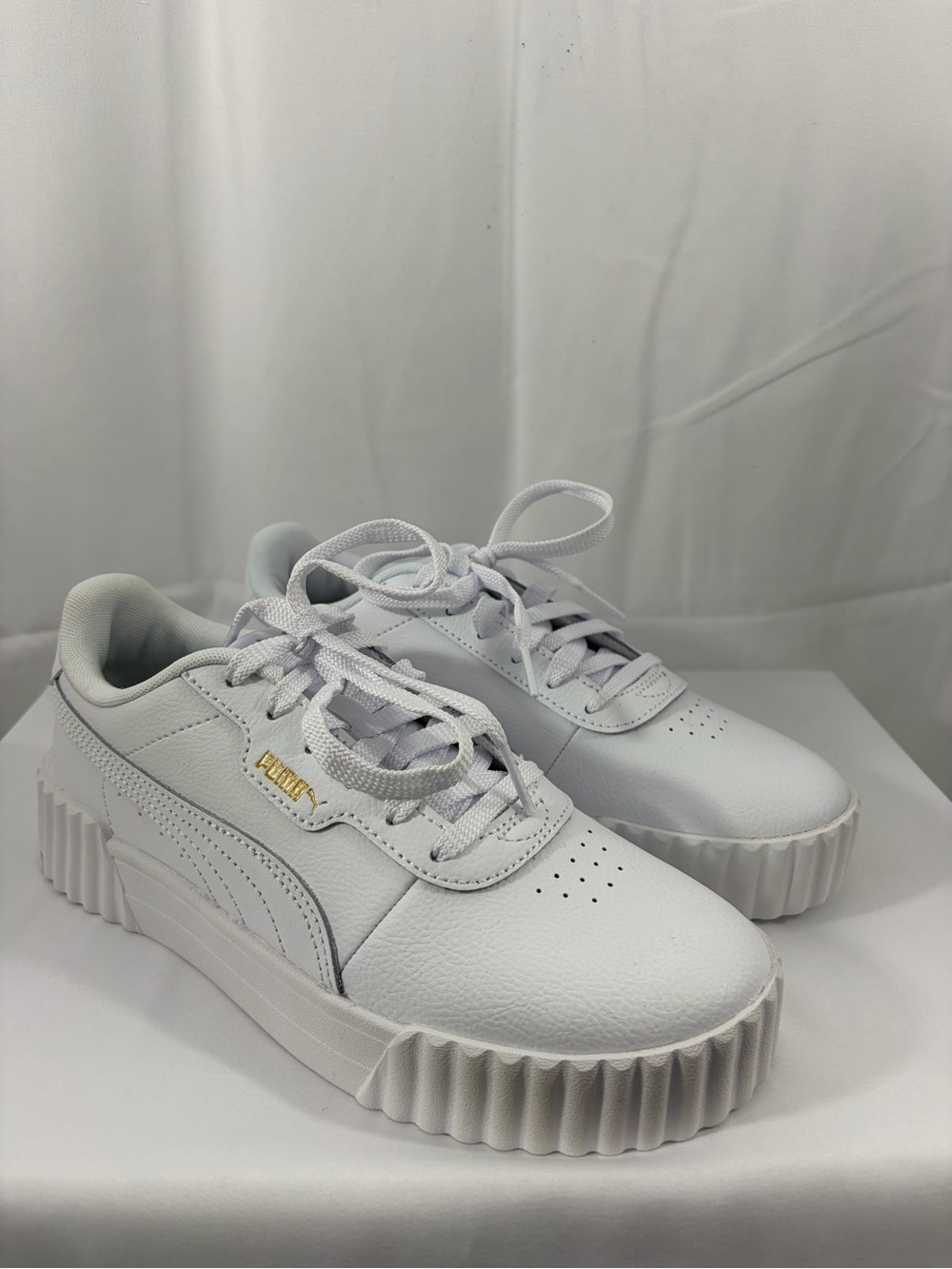 NWT PUMA Women's Size 7 White Platform Sneakers